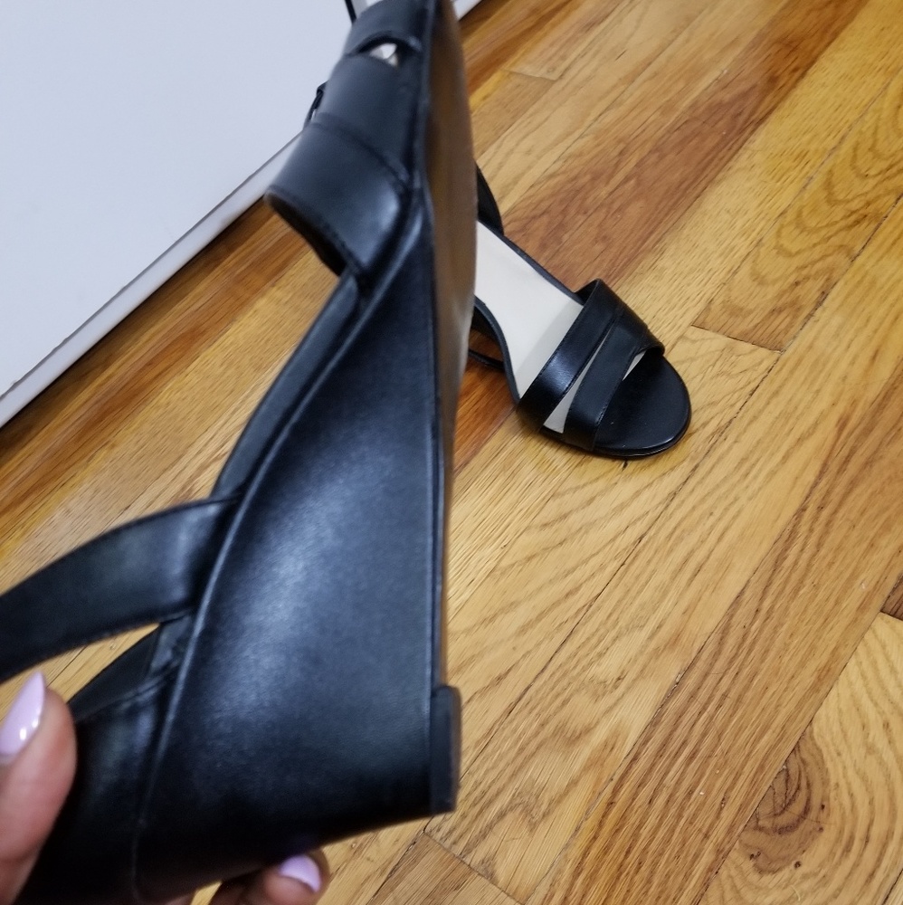 Shoes - Picture 4 of 6